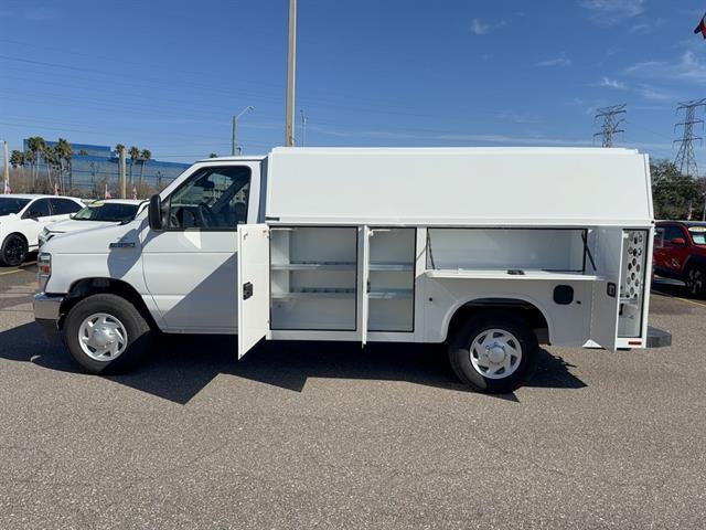 2026 Ford E-Series Base Image 11 of 34