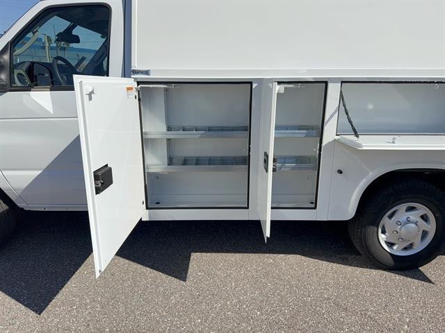 2026 Ford E-Series Base Image 13 of 34