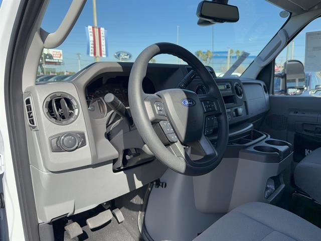 2026 Ford E-Series Base Image 17 of 34
