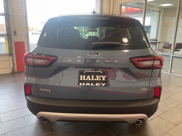 2026 Ford Escape PHEV Image 5 of 27