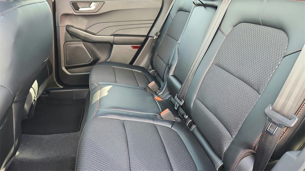 2026 Ford Escape ST-Line Image 13 of 31