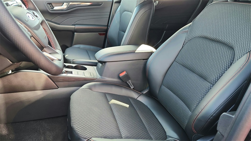 2026 Ford Escape ST-Line Image 11 of 31