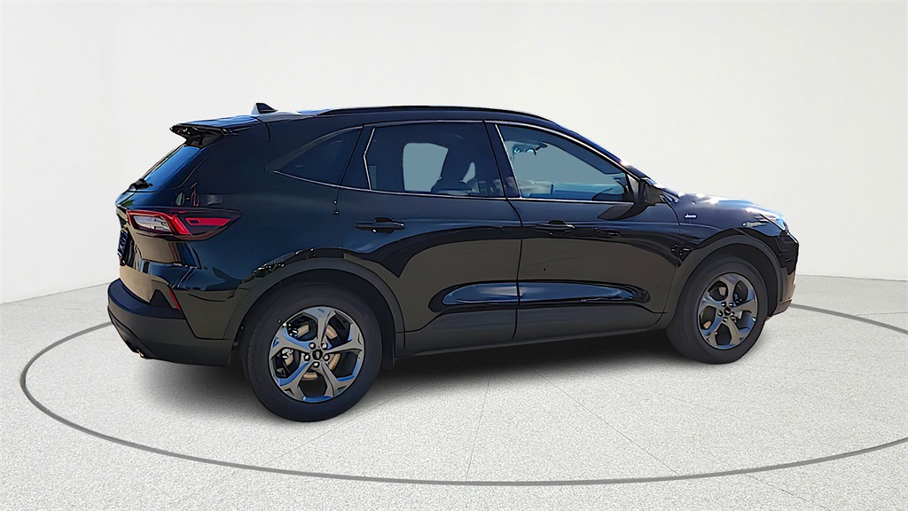 2026 Ford Escape ST-Line Image 4 of 31