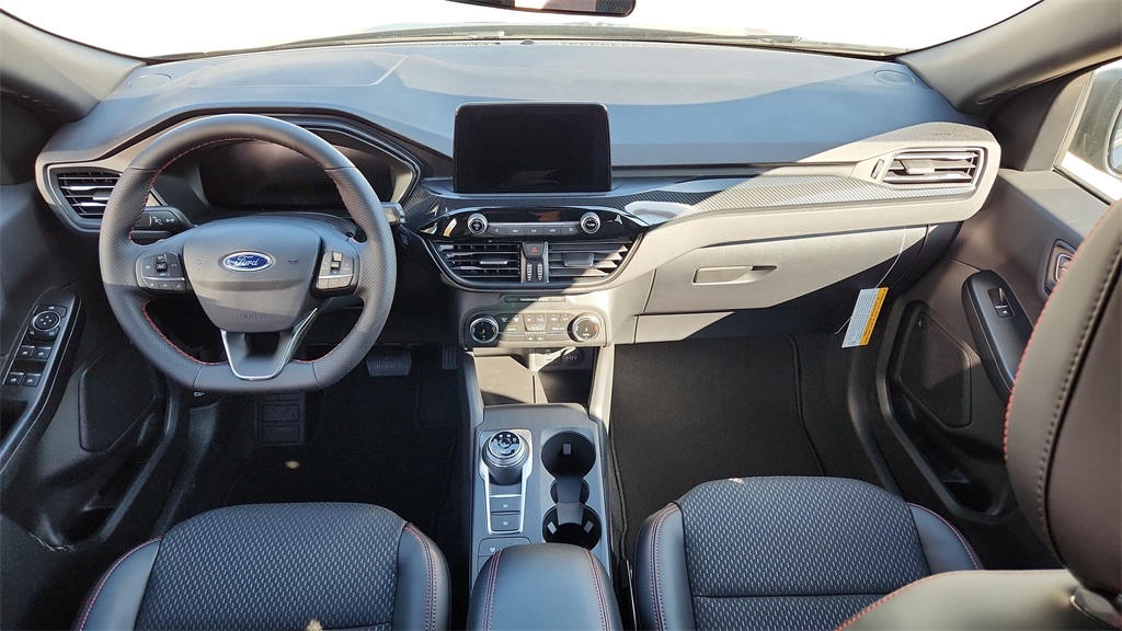 2026 Ford Escape ST-Line Image 14 of 31