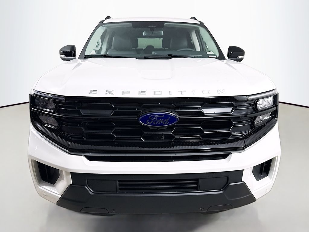 2026 Ford Expedition Active Image 2 of 34