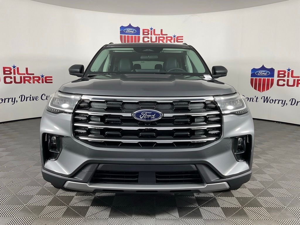 2026 Ford Explorer Image 2 of 28
