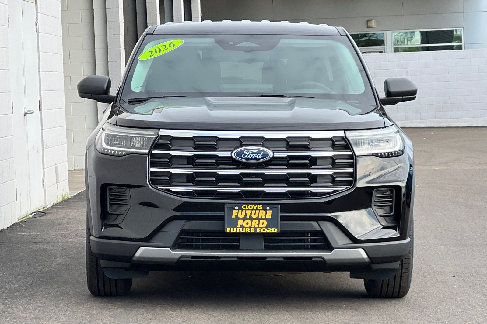 2026 Ford Explorer Active (200A) Image 2 of 28