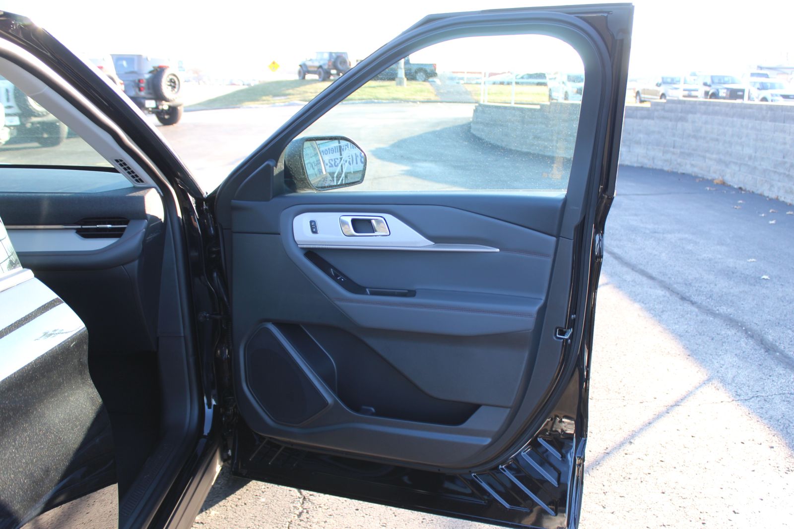 2026 Ford Explorer Active Image 16 of 31