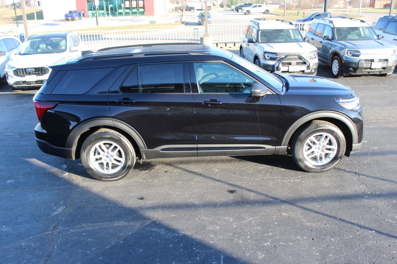 2026 Ford Explorer Active Image 4 of 31