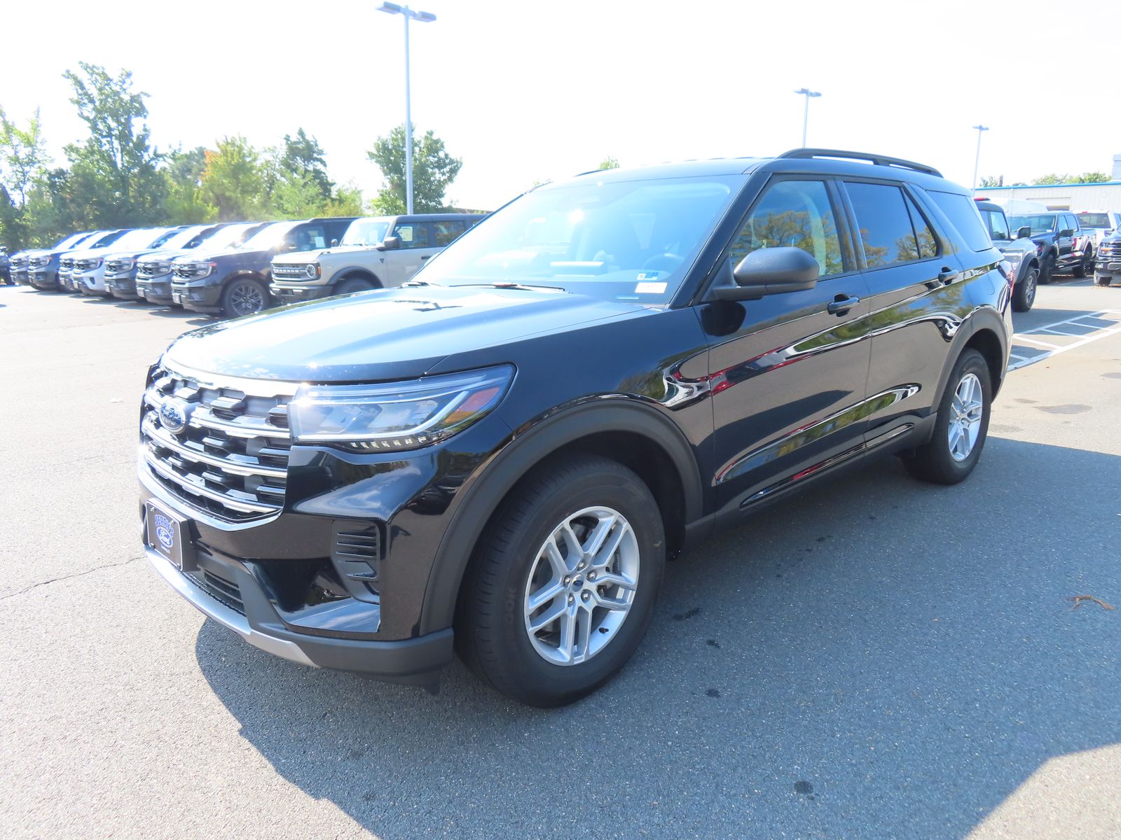 2026 Ford Explorer Active w/200A Pkg Image 1 of 40