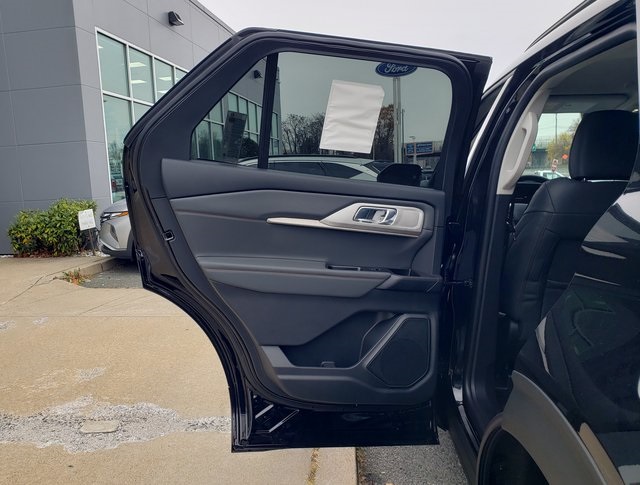 2026 Ford Explorer Active Image 17 of 40