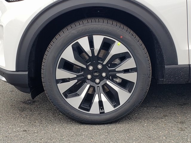 2026 Ford Explorer Platinum Image 9 of 41