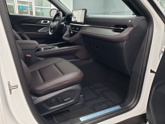 2026 Ford Explorer Platinum Image 16 of 41