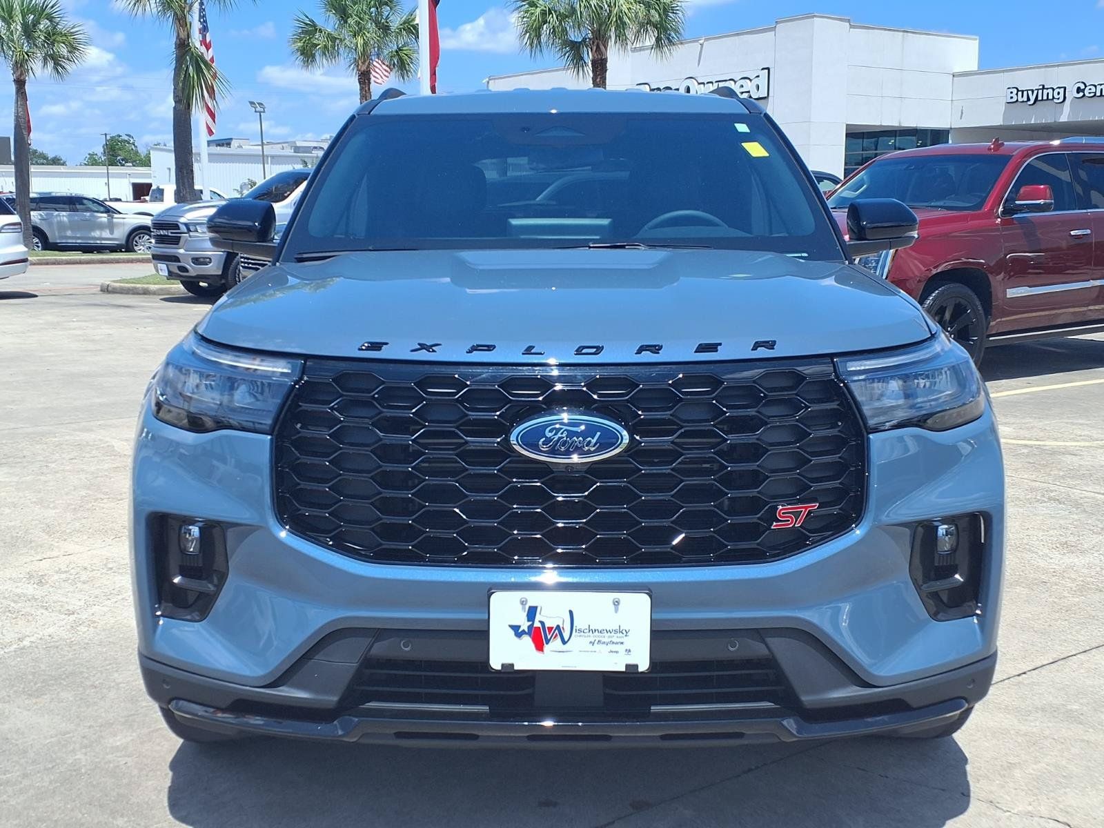 2026 Ford Explorer ST Image 2 of 24