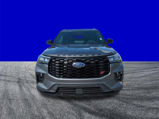 2026 Ford Explorer ST Image 2 of 29
