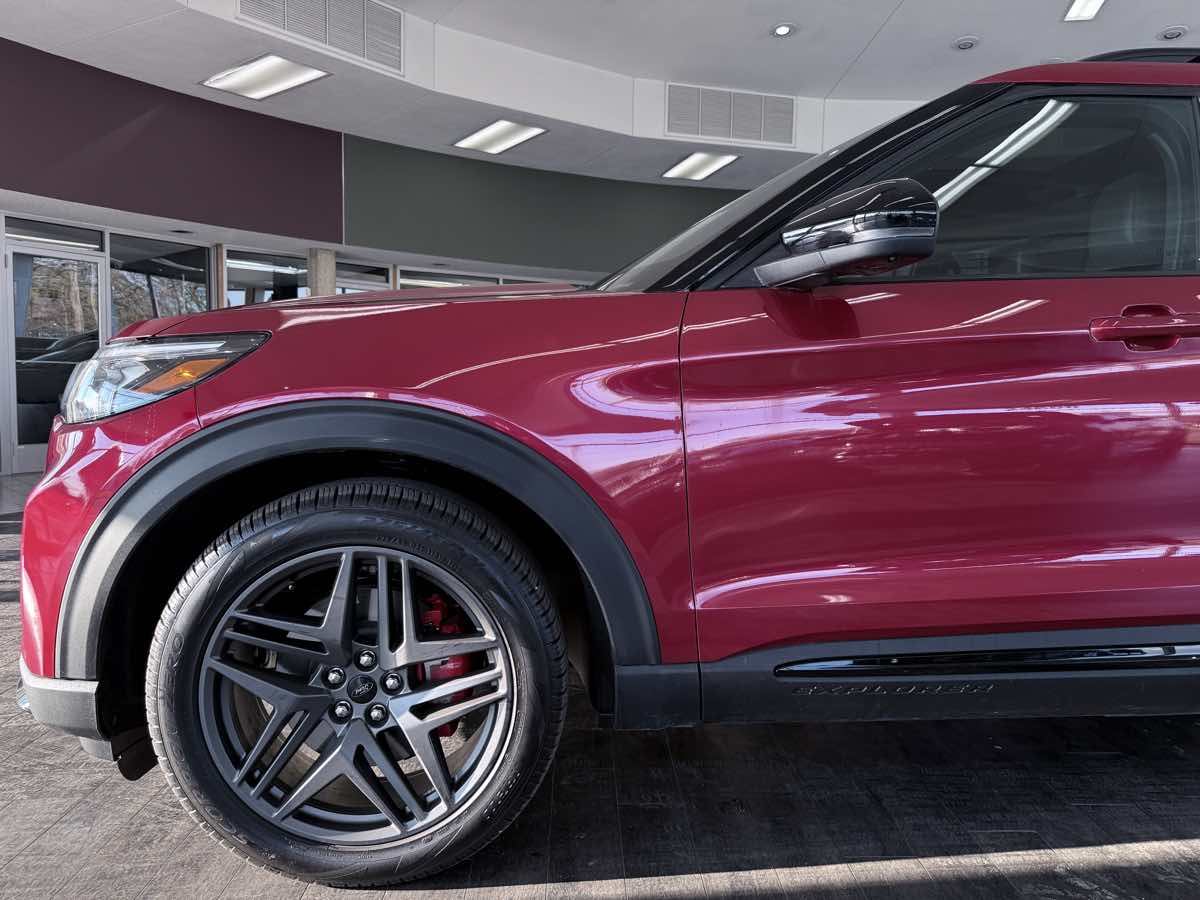 2026 Ford Explorer ST Image 3 of 71