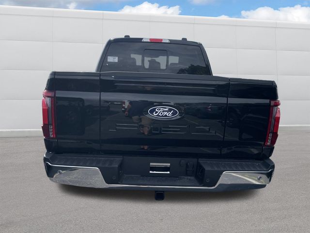 2026 Ford F-150 Lariat Image 2 of 15