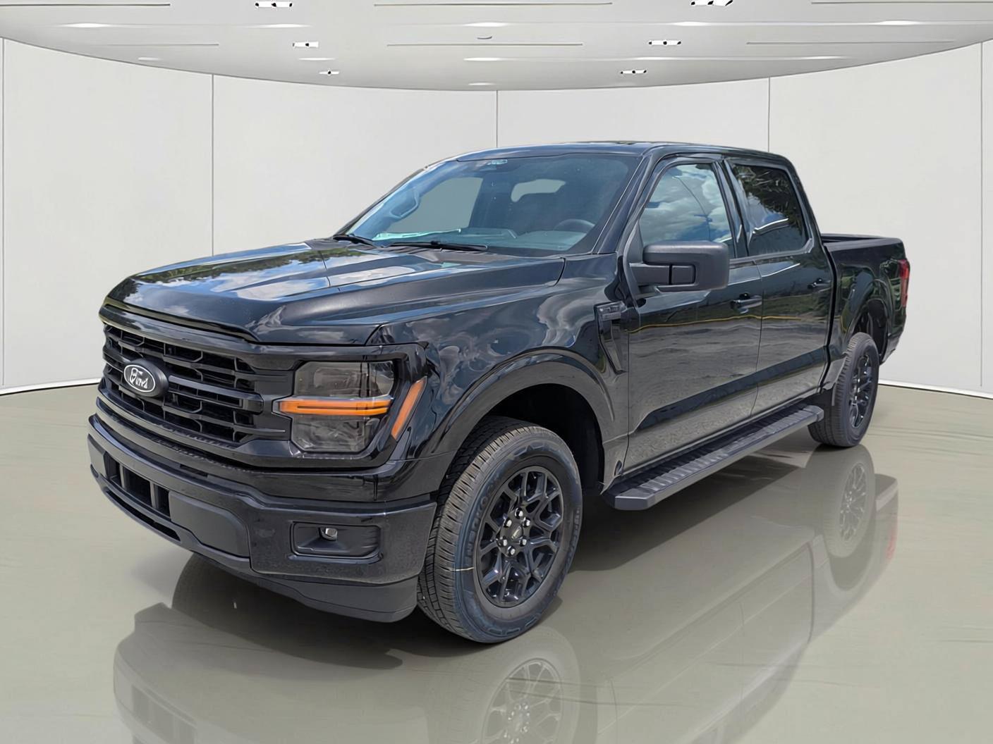 2026 Ford F-150 XLT Image 1 of 33