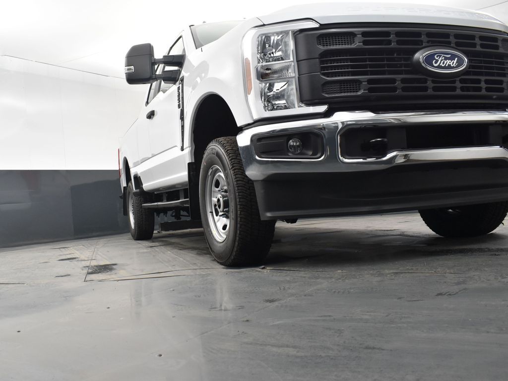 2026 Ford F-250 XL Image 3 of 22