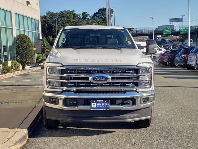 2026 Ford F-350 Lariat Image 2 of 39