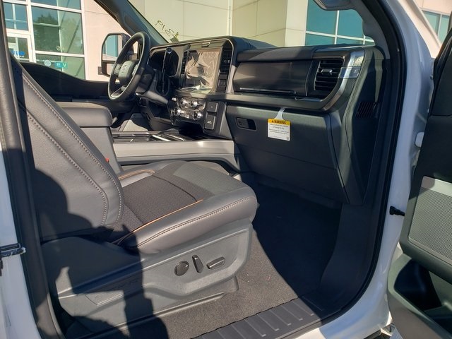 2026 Ford F-350 Lariat Image 16 of 39