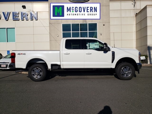 2026 Ford F-350 Lariat Image 4 of 39