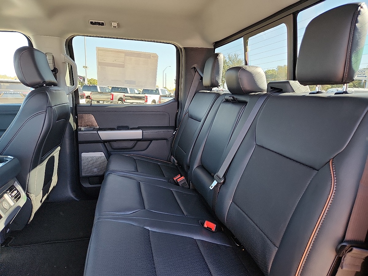 2026 Ford F-350 Lariat Image 4 of 12