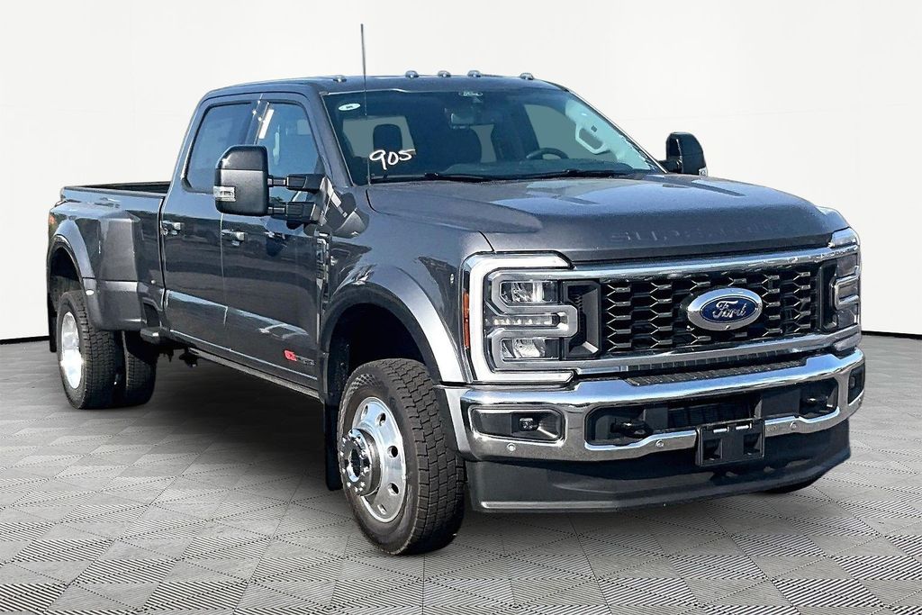2026 Ford F-450 Lariat Image 2 of 13