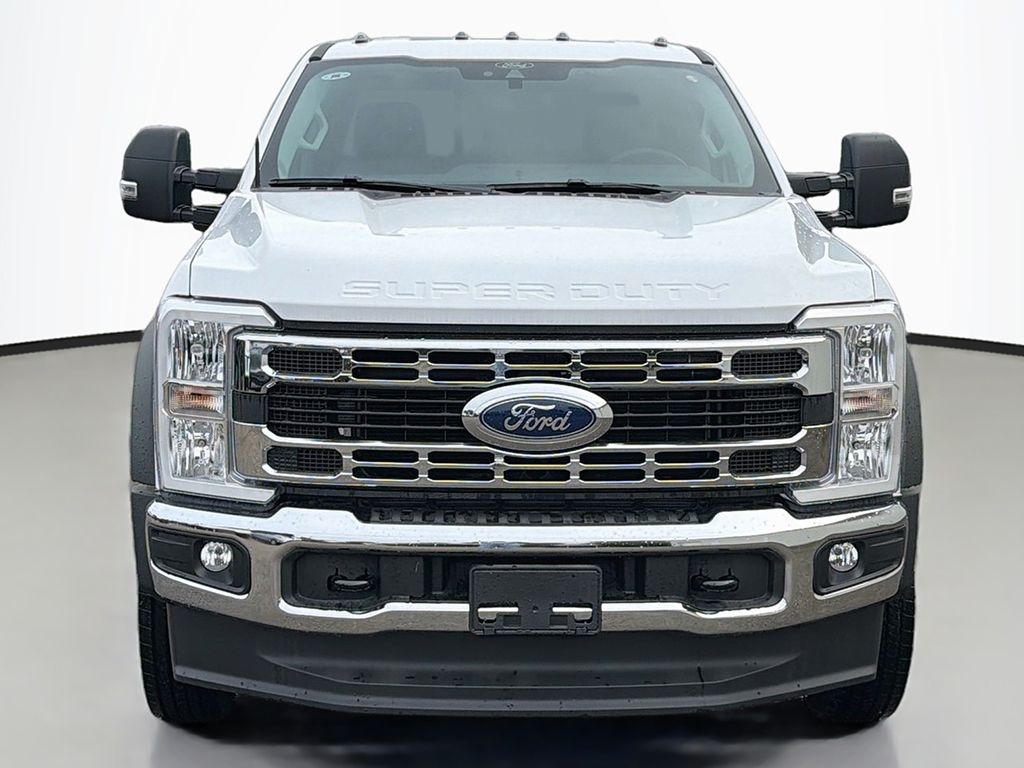 2026 Ford F-550 XL Image 2 of 35