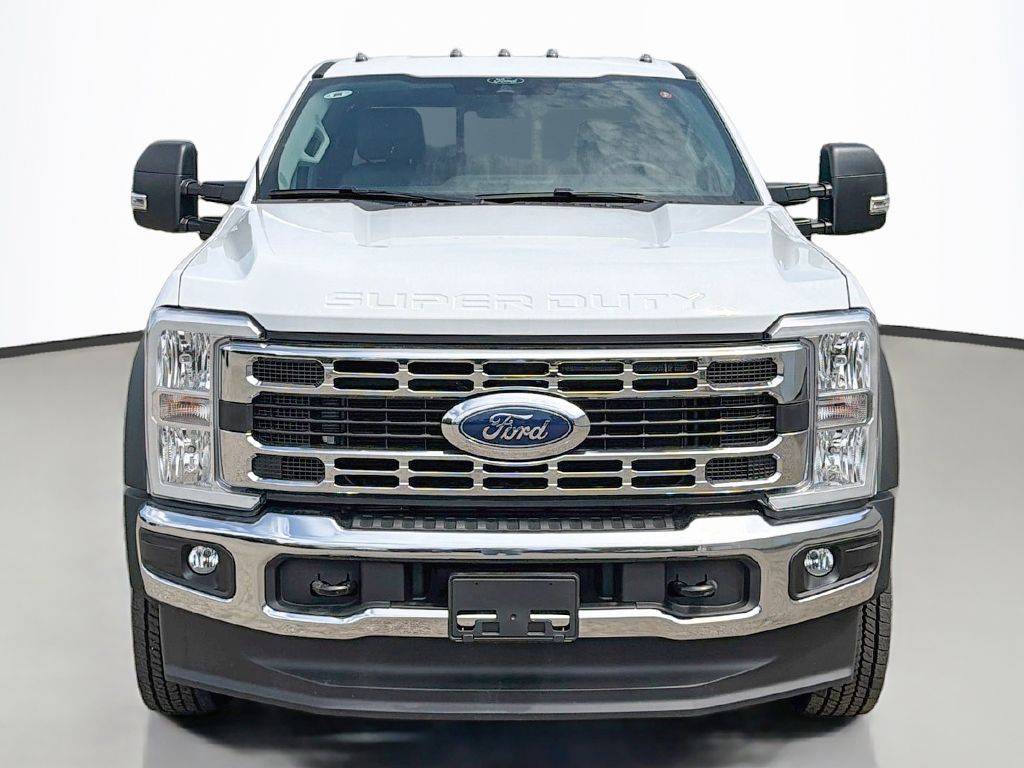 2026 Ford F-550 XL Image 2 of 30