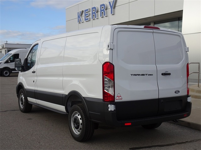 2026 Ford Transit Base Image 8 of 21