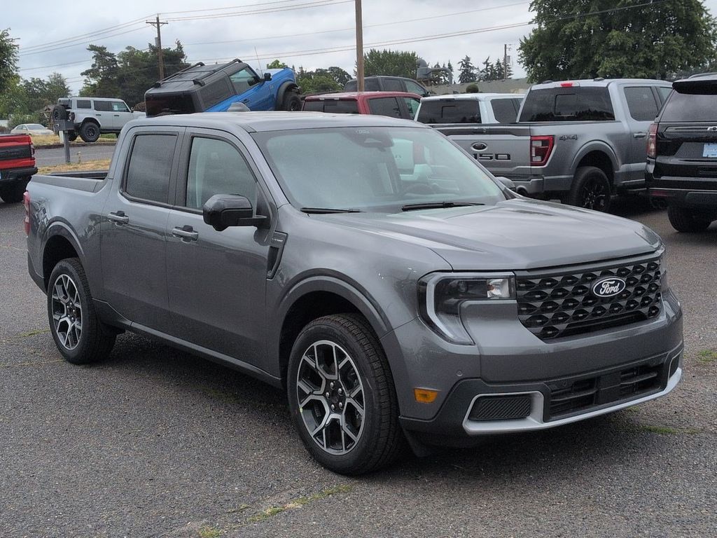 2026 Ford Maverick Lariat Image 3 of 34