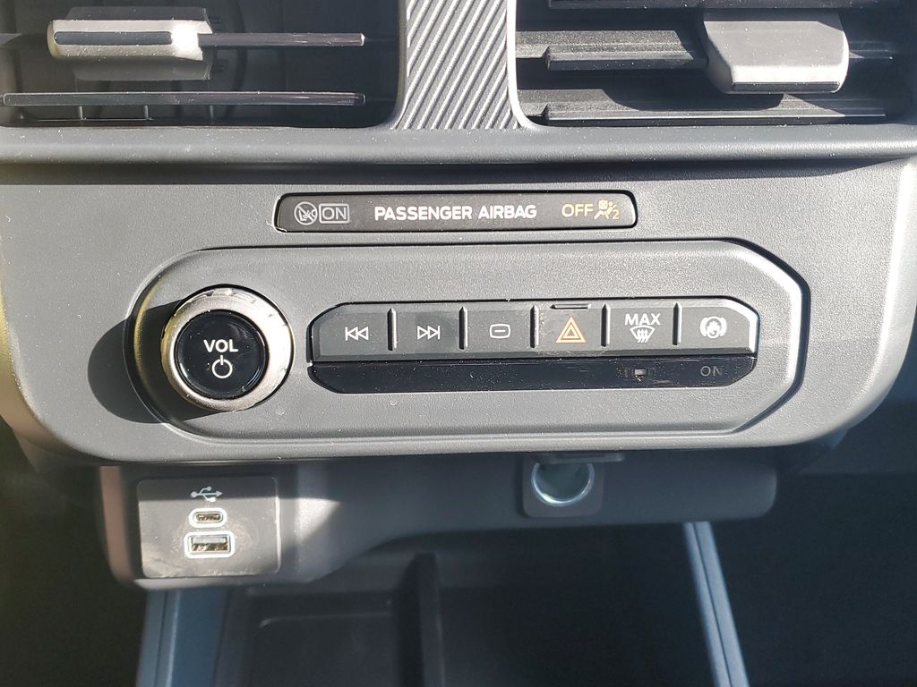 2026 Ford Maverick XL Image 20 of 31