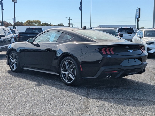 2026 Ford Mustang Image 7 of 28