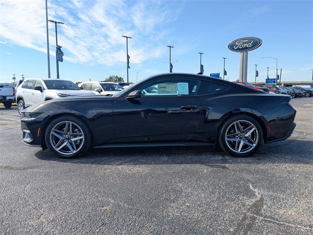 2026 Ford Mustang Image 8 of 28