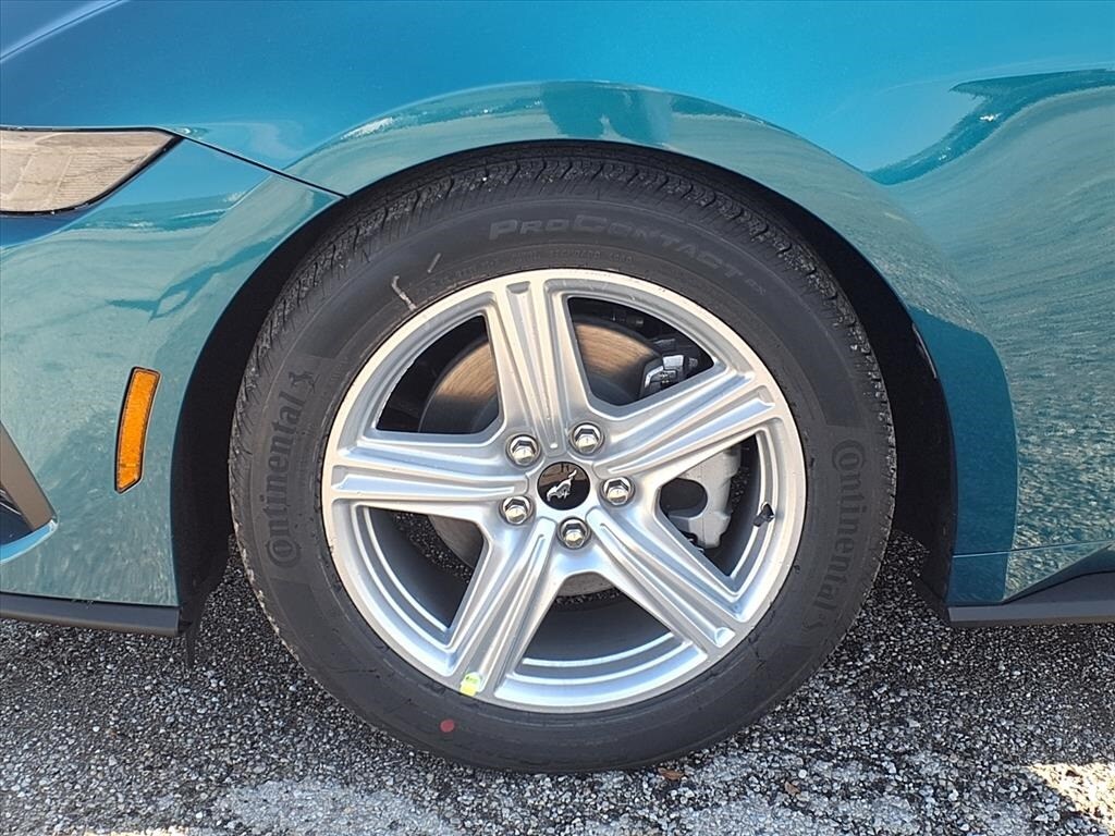 2026 Ford Mustang EcoBoost Image 7 of 23