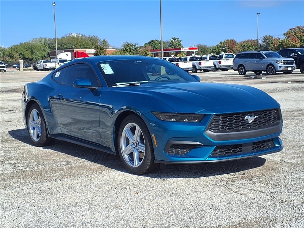 2026 Ford Mustang EcoBoost Image 3 of 23