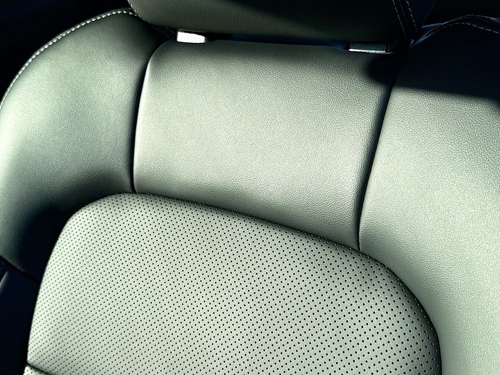 2026 Ford Mustang EcoBoost Premium Image 18 of 35