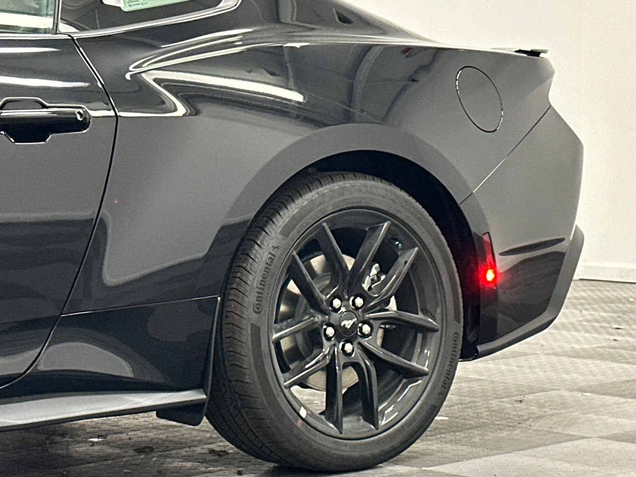 2026 Ford Mustang EcoBoost Image 7 of 32