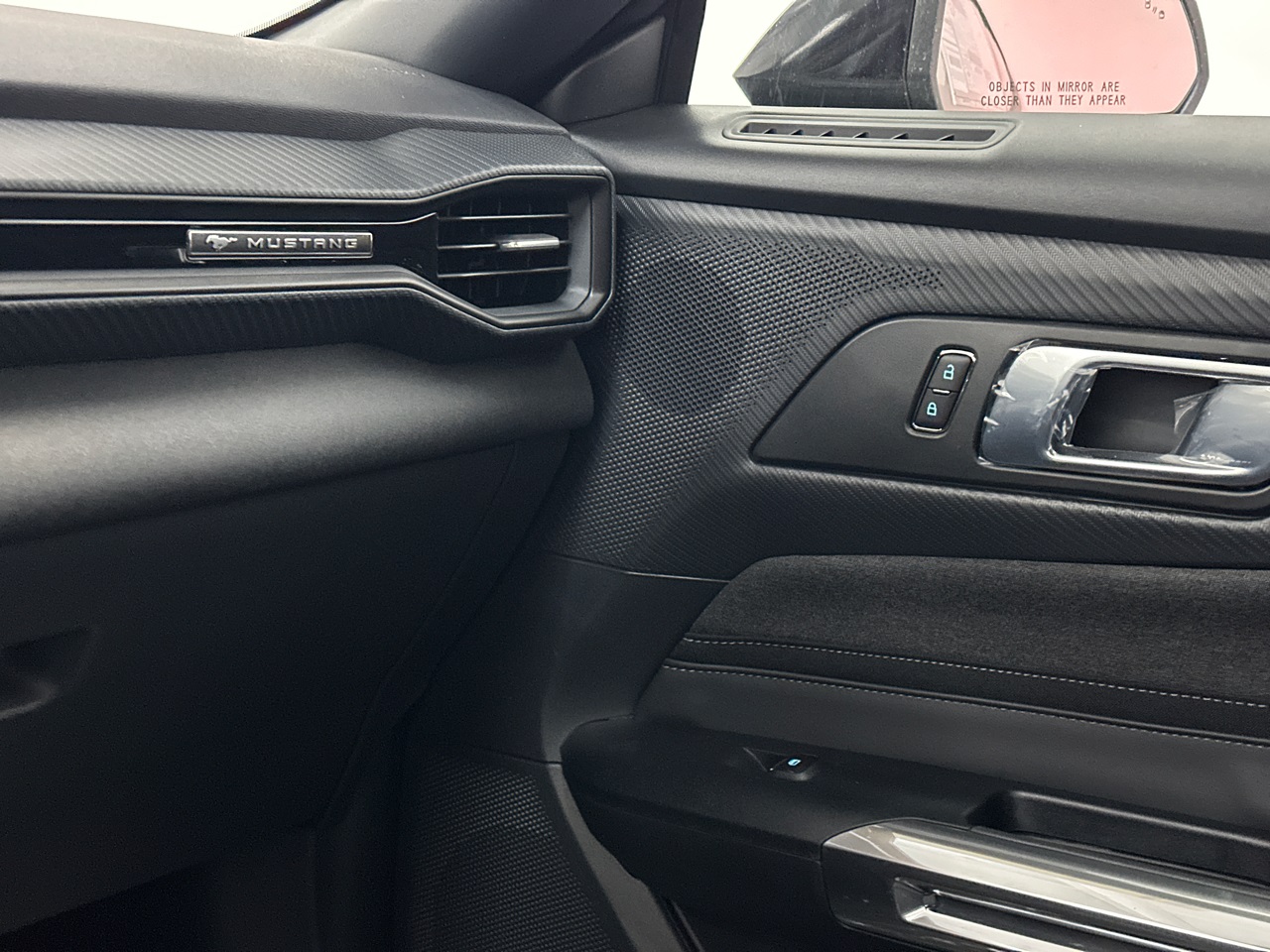 2026 Ford Mustang EcoBoost Image 19 of 32