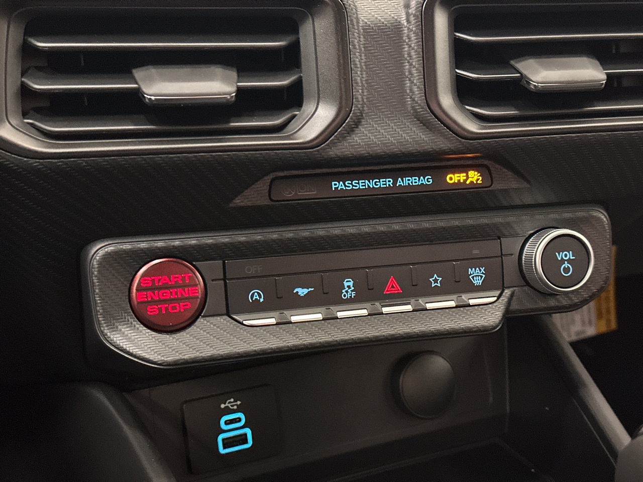 2026 Ford Mustang EcoBoost Image 16 of 32