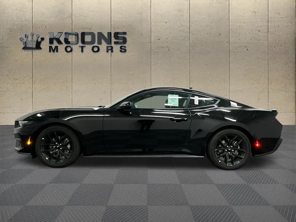 2026 Ford Mustang EcoBoost Image 5 of 32