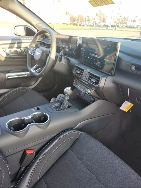 2026 Ford Mustang EcoBoost Image 16 of 32