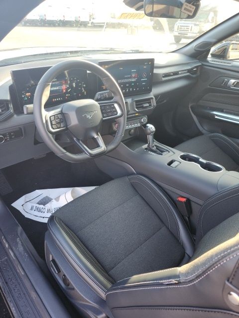 2026 Ford Mustang EcoBoost Image 19 of 32