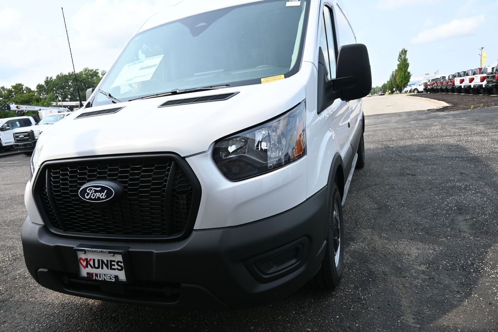 2026 Ford Transit Base Image 2 of 51