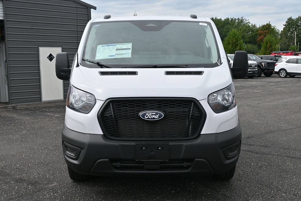2026 Ford Transit Base Image 2 of 31