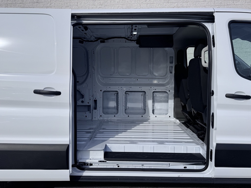 2026 Ford Transit Base Image 17 of 37