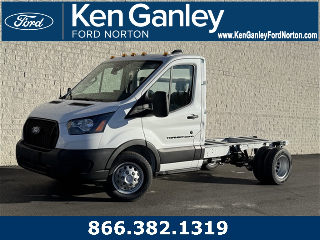 2026 Ford Transit Base Image 2 of 28