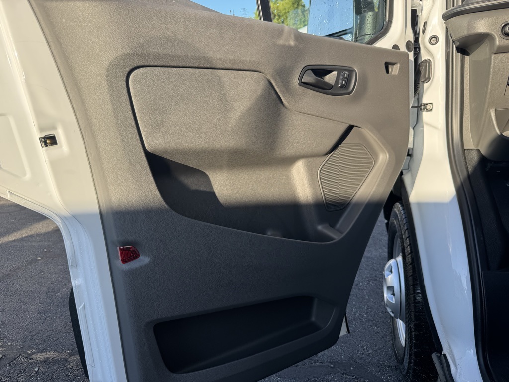 2026 Ford Transit Base Image 25 of 33