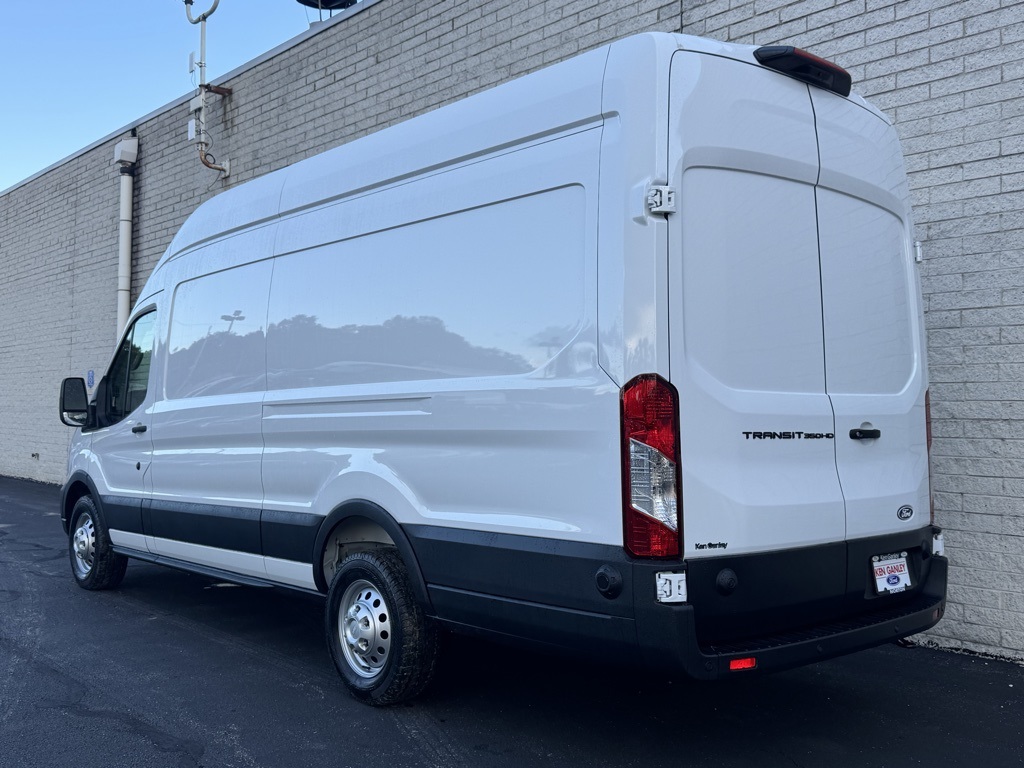2026 Ford Transit Base Image 8 of 33